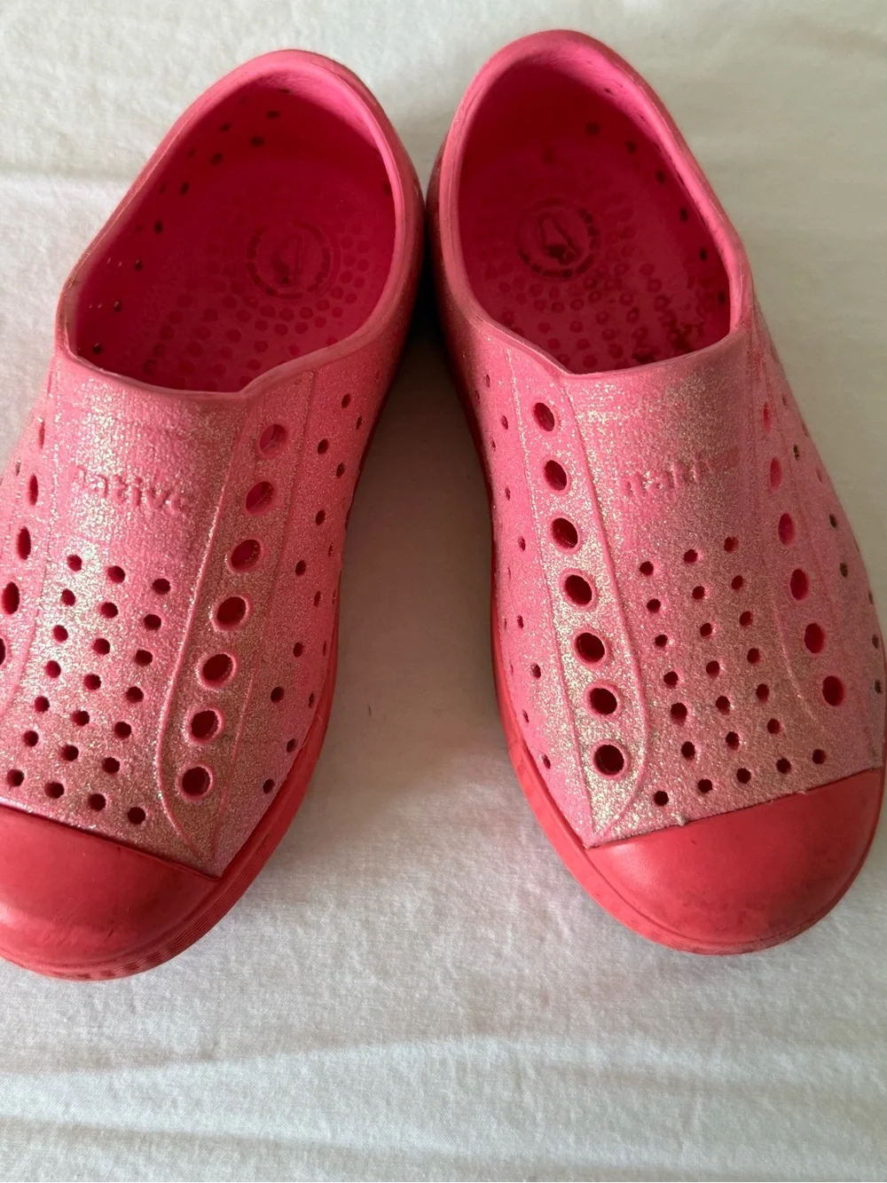 Native Kids Slip-On Water Shoes in Glitter Coral Pink